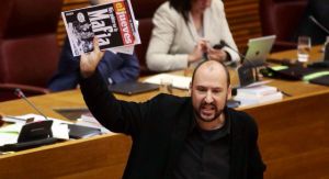 Intervención del diputado socialista Josep Moreno. | EL PAIS