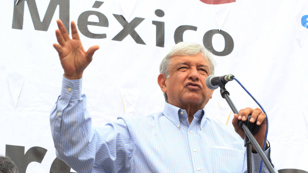 El candidato López Obrador durante un mitin en México.